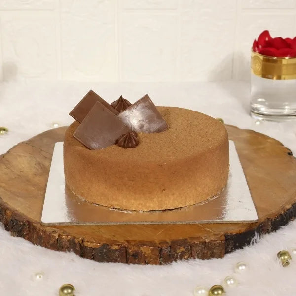 chocolate gateau cake front view 2