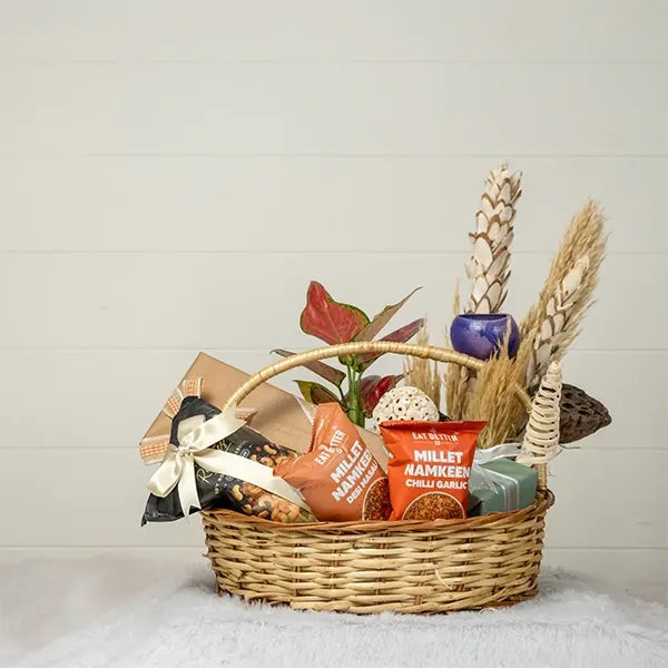 natures delightful treats basket hampers front view 3