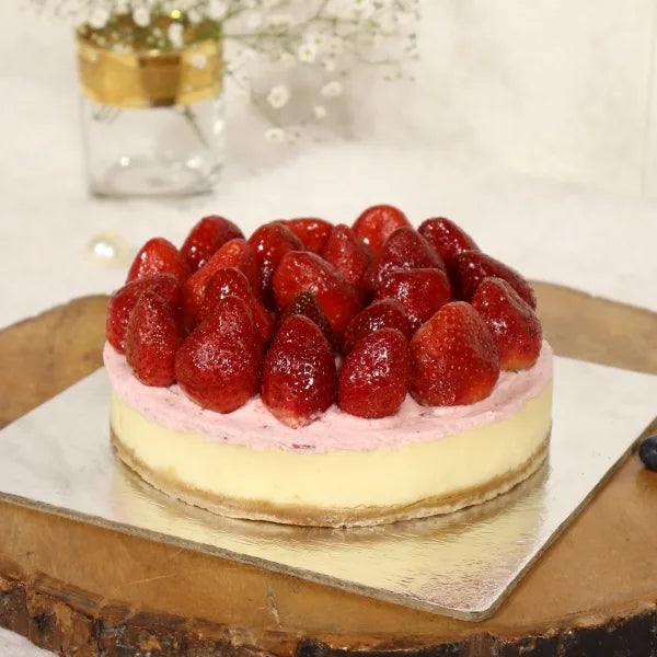strawberry cake layered elegance front view 2