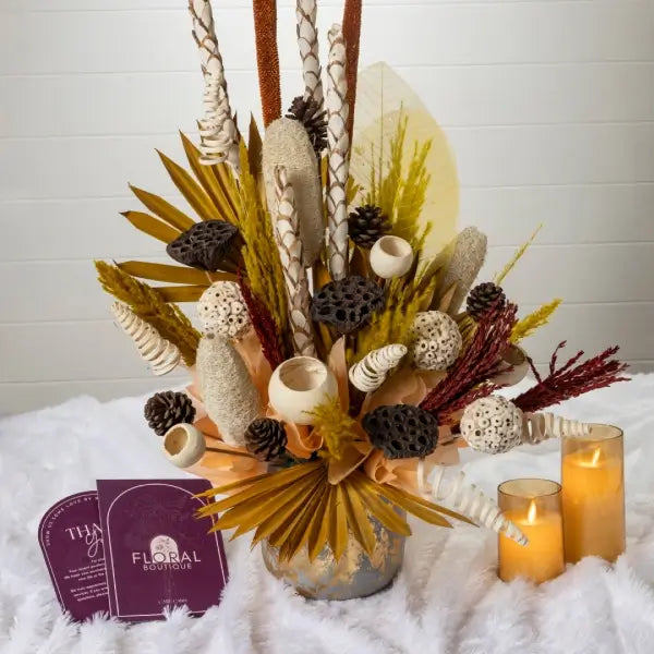 dry flowers arrangement natural elegance front view