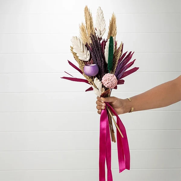 dry flowers bouquet everlasting natural bloom front view
