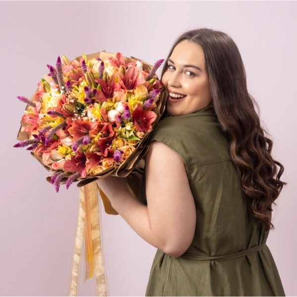 Peach Rose and Asiatic Lily Floral Bouquet - Embrace Elegance and Beauty